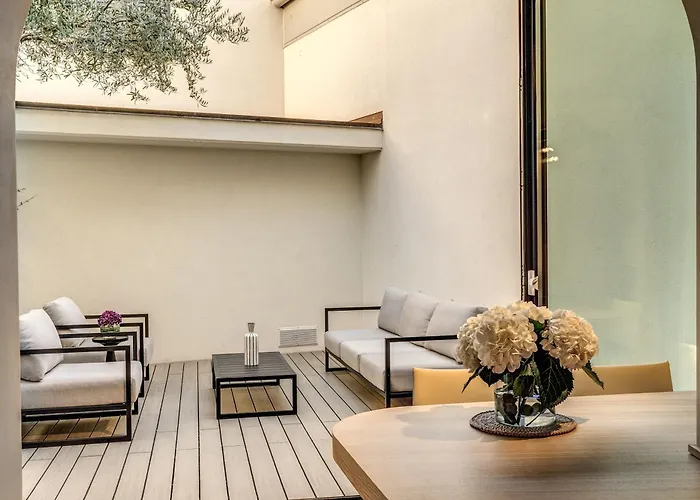 Seety Porta Romana Statue Μιλάνο