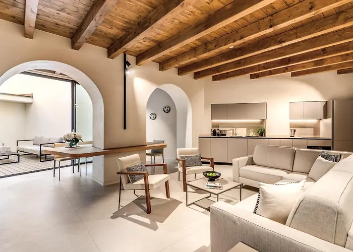 Seety Porta Romana Statue Milánó