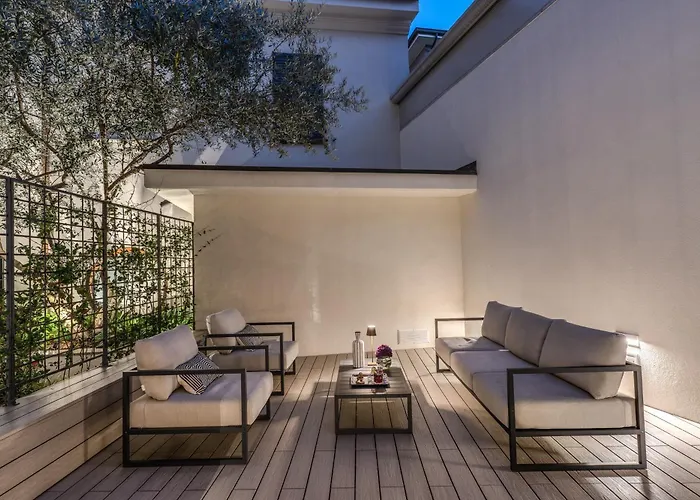 Seety Porta Romana Statue Apartman