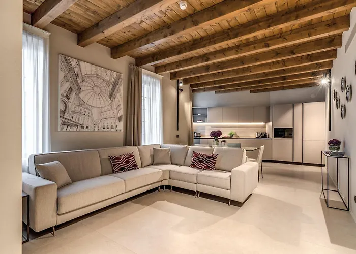 Seety Porta Romana Statue * Milánó