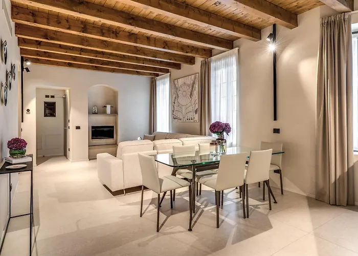 Seety Porta Romana Statue Apartman *