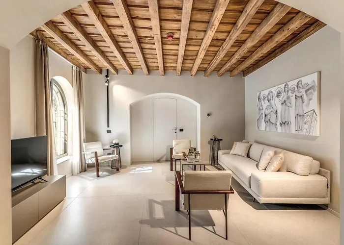 Seety Porta Romana Statue Milánó