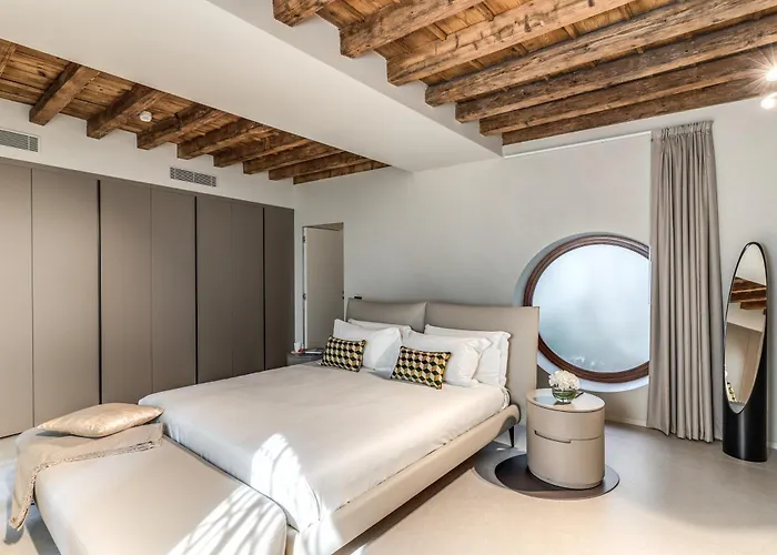 Seety Porta Romana Statue Milánó