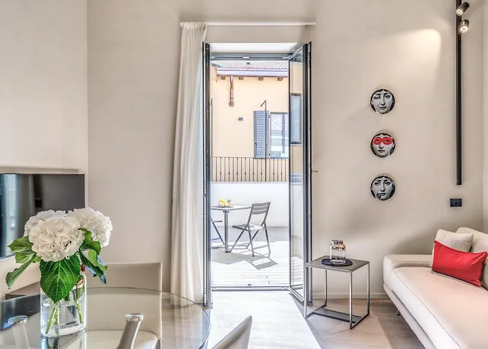 Seety Porta Romana Statue Milánó